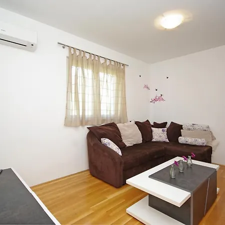 Apartman Nedo *